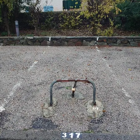 4dom11 Avec Terrasse Et Parking, Proche דירה