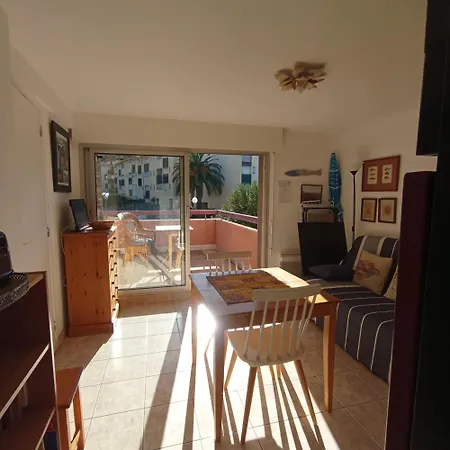 4dom11 Avec Terrasse Et Parking, Proche *