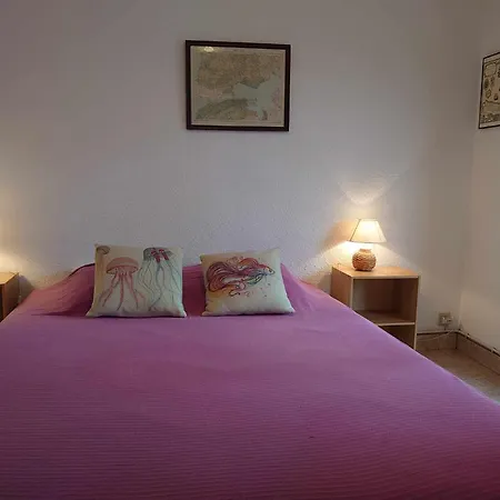 4dom11 Avec Terrasse Et Parking, Proche