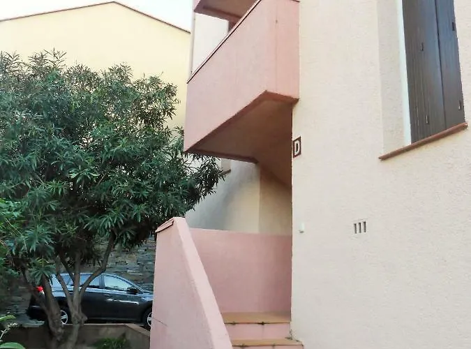 4dom11 Avec Terrasse Et Parking, Proche *